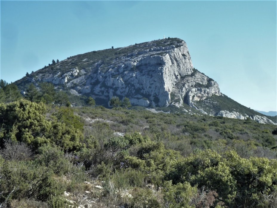 Randonn�e 2025-2026(1) :  boucle les gravures, la grotte de Manon et le sommet du Garlaban